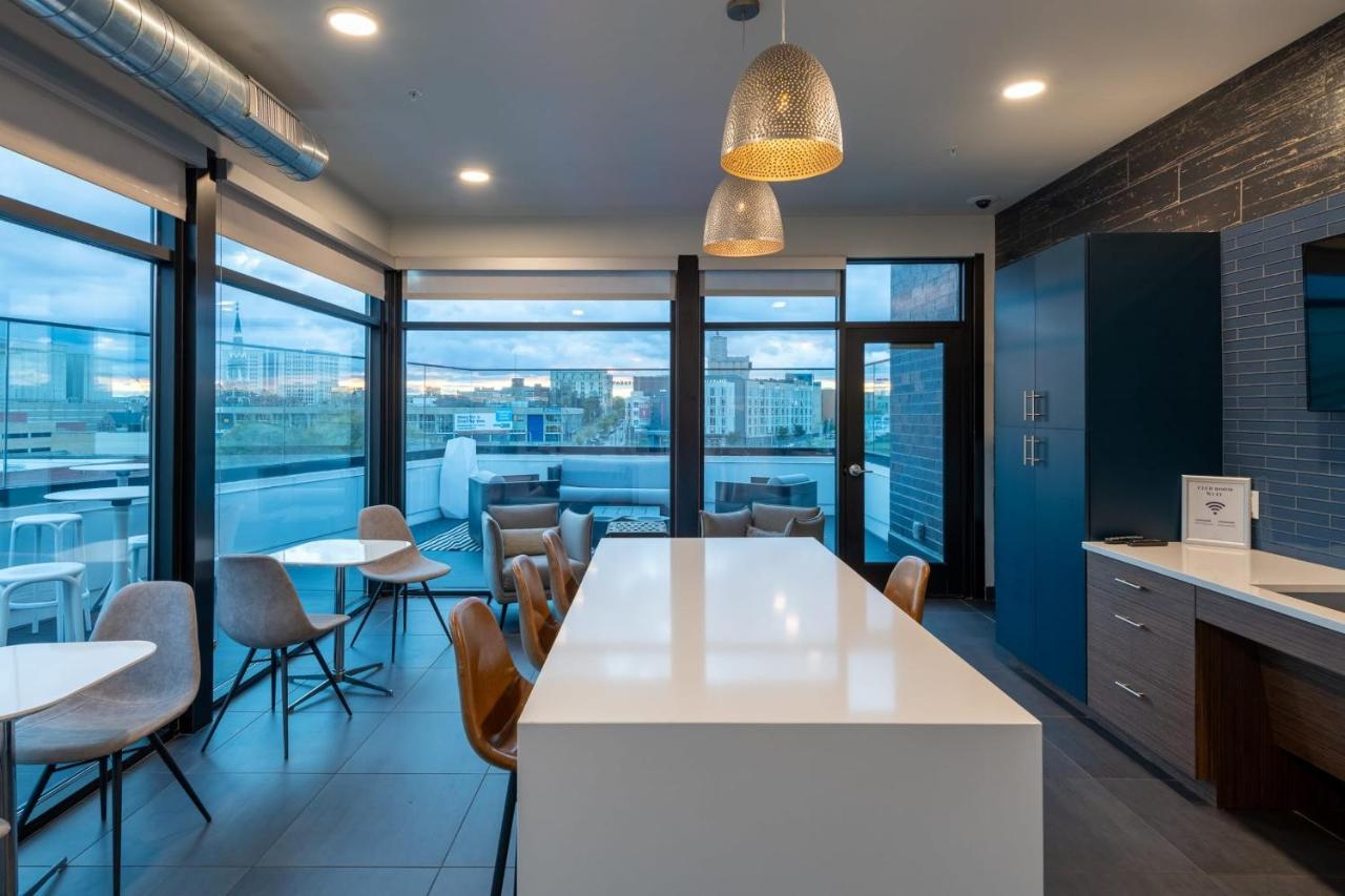 Flexhome Skywalk To Fiserv 1Br Apt U5 Милуоки Экстерьер фото