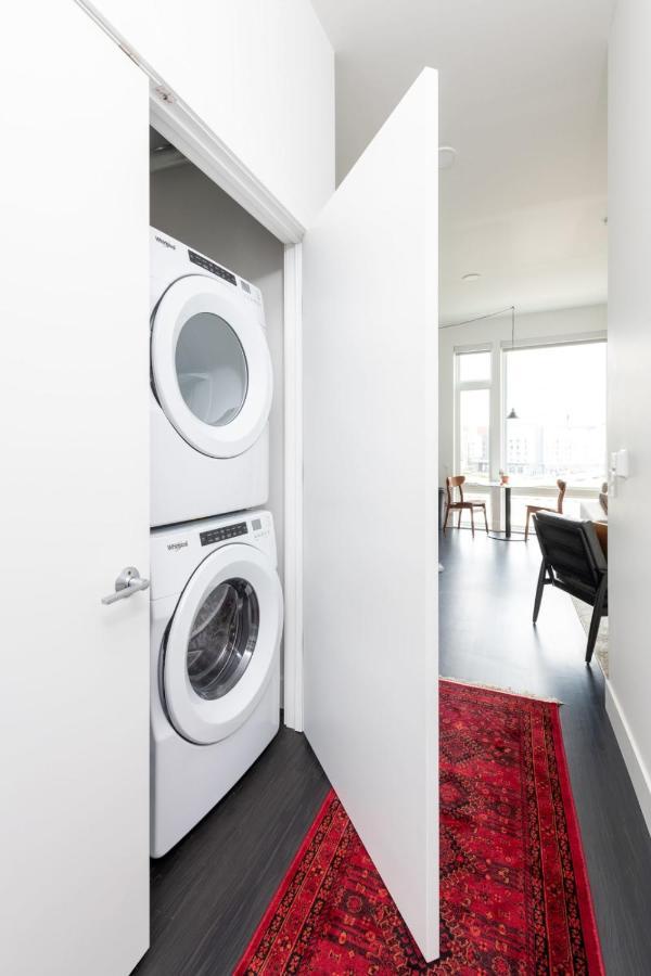 Flexhome Skywalk To Fiserv 1Br Apt U5 Милуоки Экстерьер фото